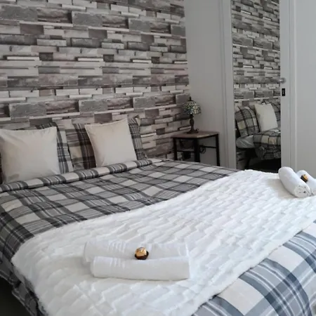 Nadine Penthouse Studio Apartament *